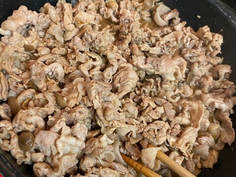 しめじと豚肉の焼肉のたれ炒め